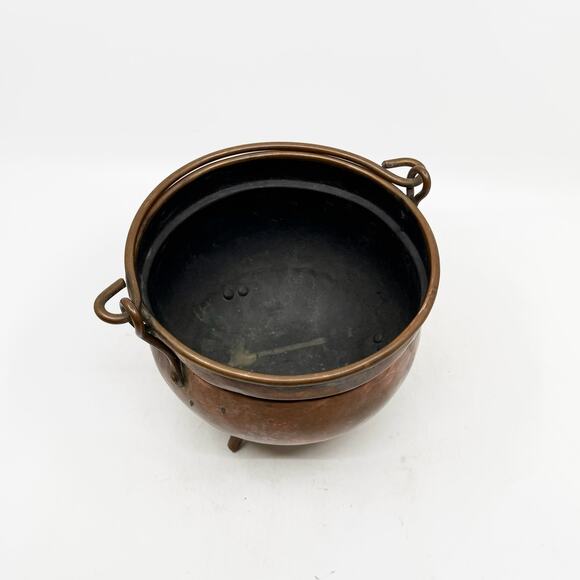 Antique 20th Cen. Copper Three-Leg Cauldron with Bail Handle - Picture 3 of 7